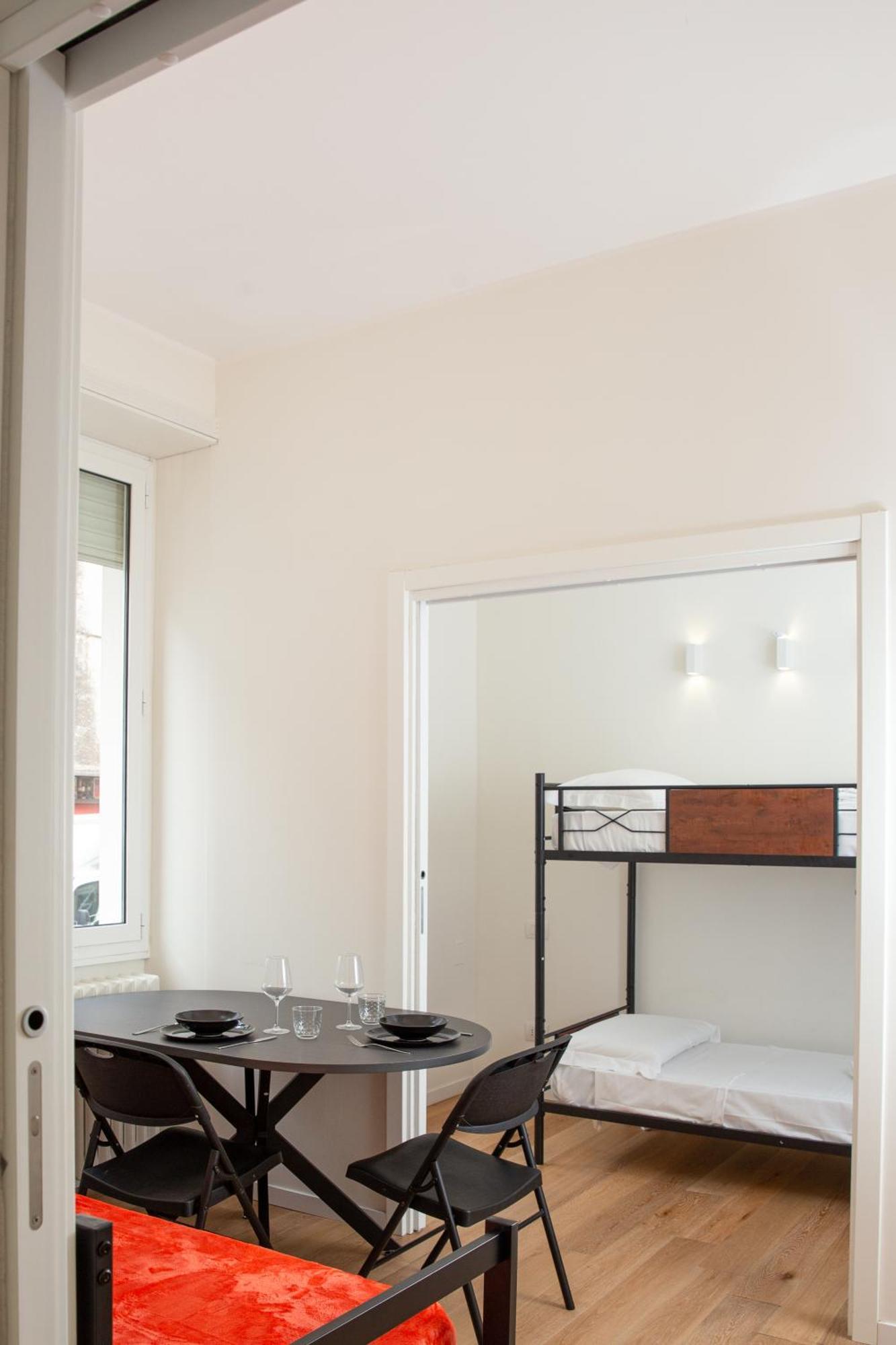 Klimt Central Station - Two Room Apartment Milão Exterior foto